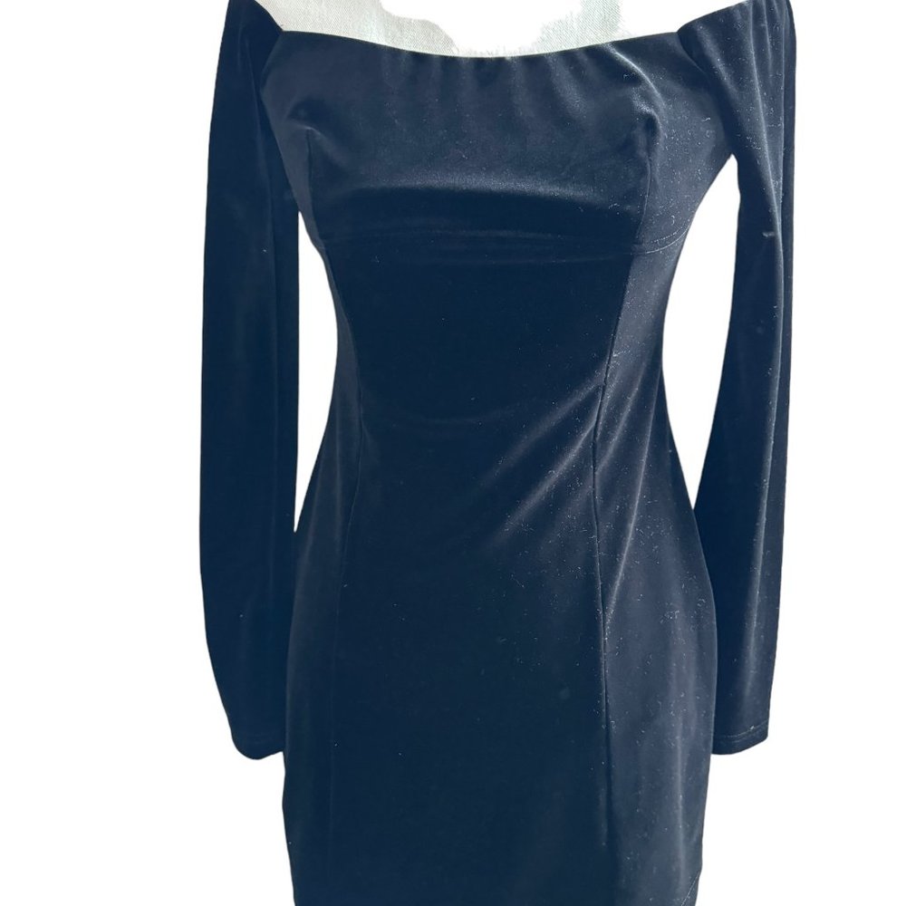 Zara velvet off shoulder mini dress | Size Medium